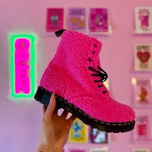 Dr. Martens NWOT Pink Sherpa 1460 Pascal Boots Size 8